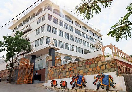 Mewargarh Udaipur By Red Lion S Hotell Eksteriør bilde