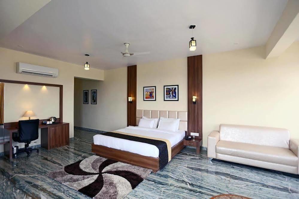 Mewargarh Udaipur By Red Lion S Hotell Eksteriør bilde