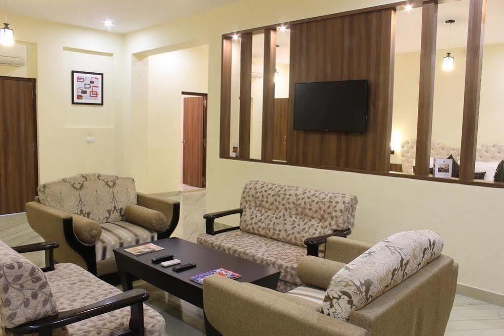 Mewargarh Udaipur By Red Lion S Hotell Eksteriør bilde